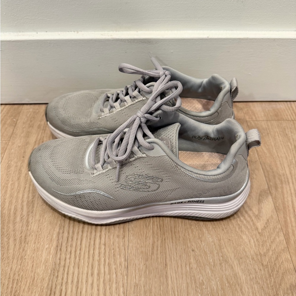 Skechers Women's Light Gray Athletic Shoes